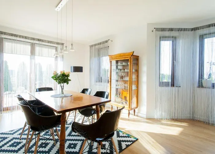 شقة Near Royal Lazienki Park وارسو